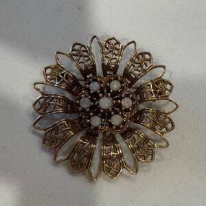 Elegant Gold Floral Brooch